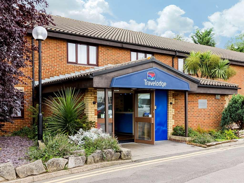 Travelodge London Wimbledon Morden Morden  Екстериор снимка