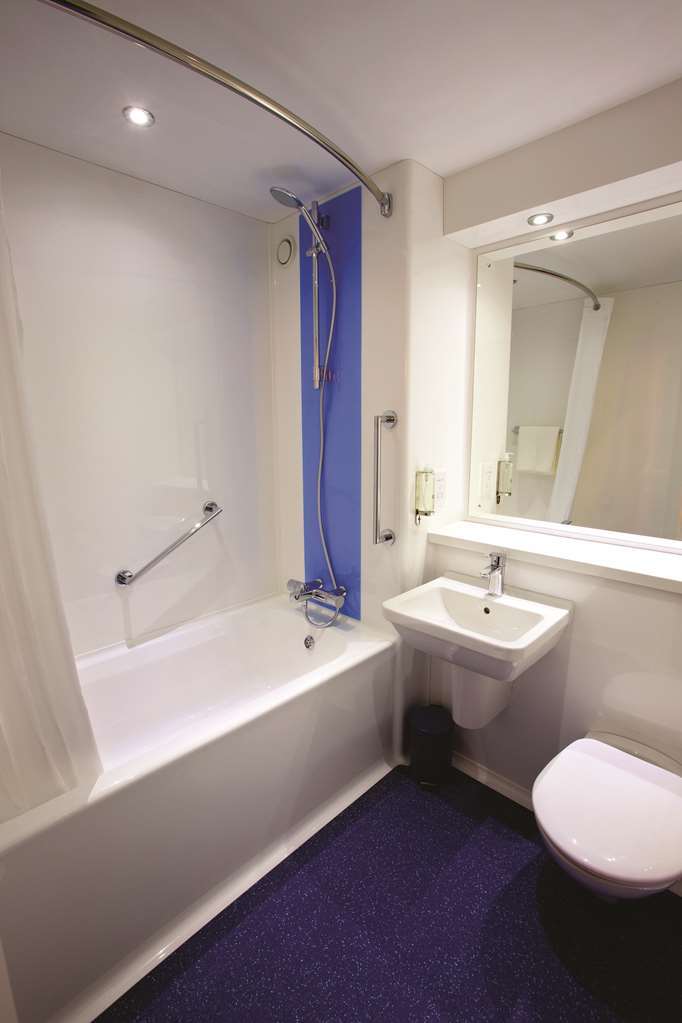 Travelodge London Wimbledon Morden Morden  Стая снимка